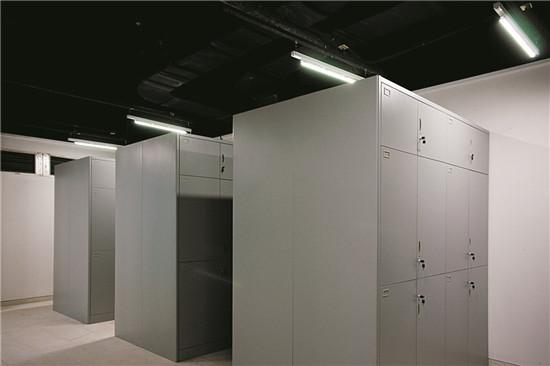 文物柜間架設(shè)LED燈具實際效果圖 文物柜間架設(shè)LED燈具實際效果圖